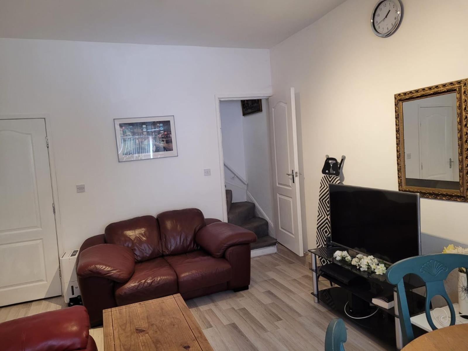 Nice Double Bedroom Near Qmc نوتينغهام المظهر الخارجي الصورة